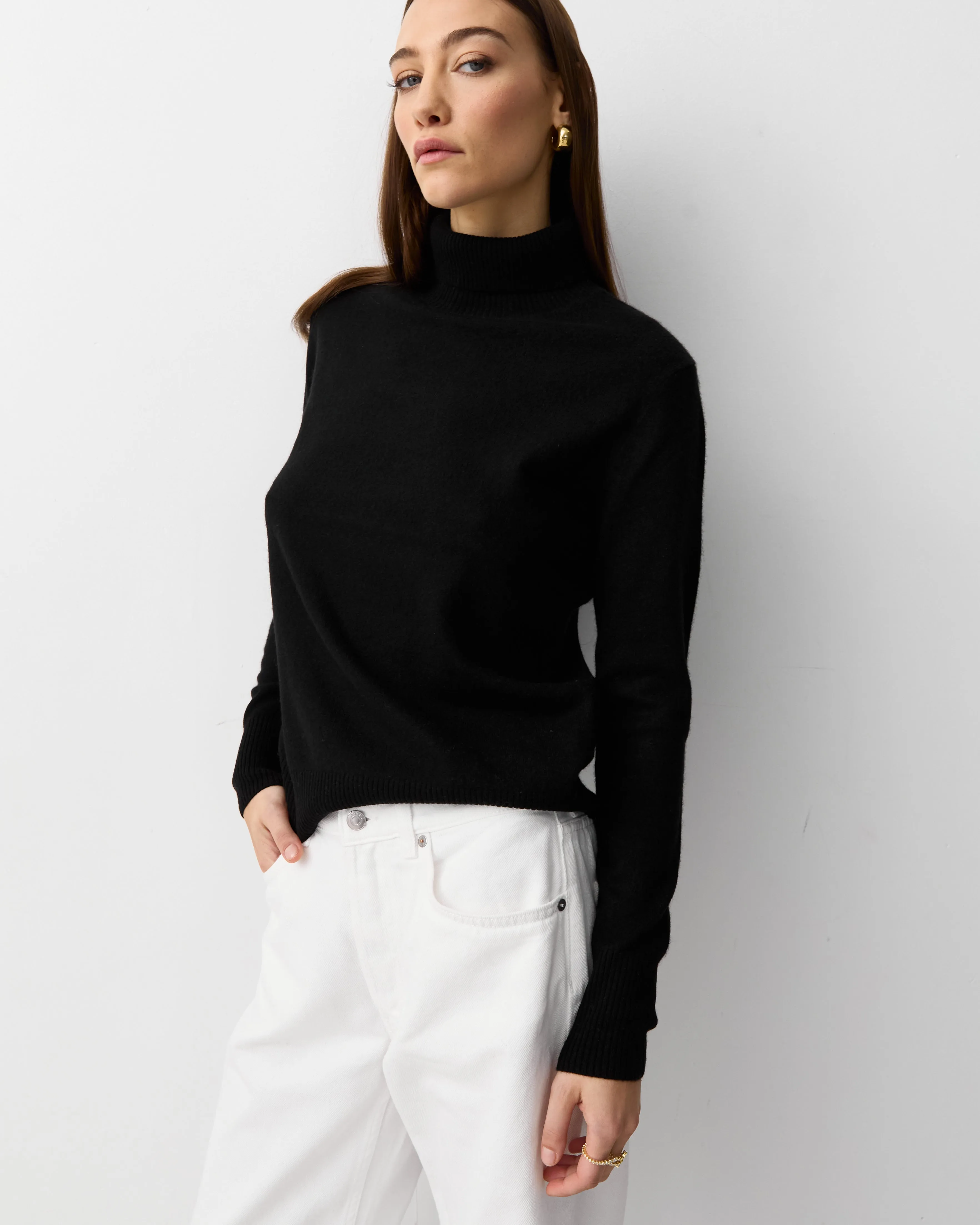 THE NEW CLASSIC TURTLENECK - BLACK