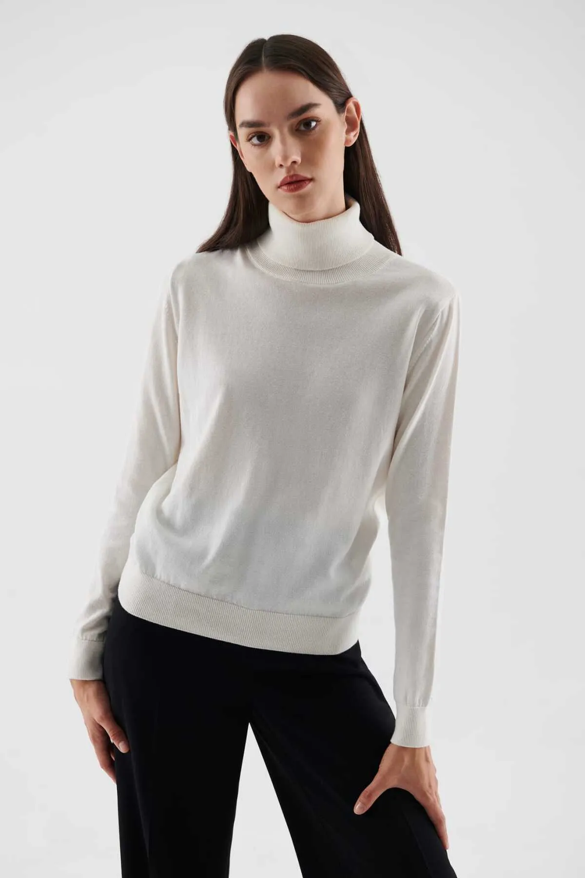 Turtleneck Knitwear Bone